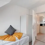 Hallerstrasse - 4 *