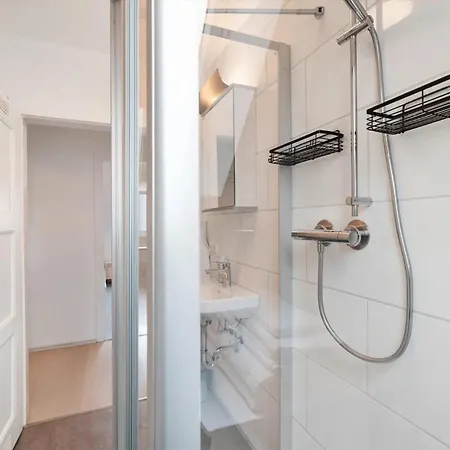 Hallerstrasse - 4 *